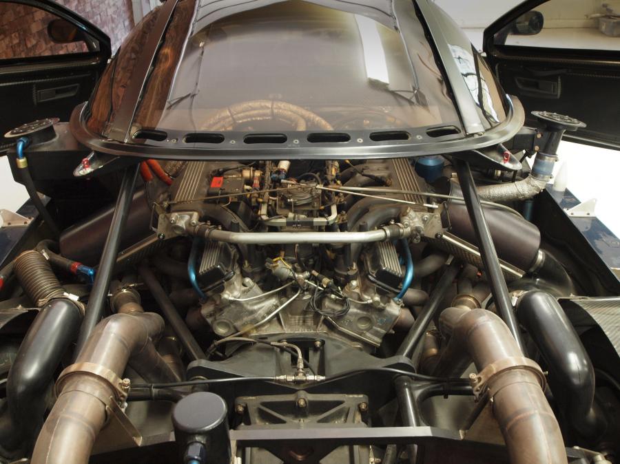 Jaguar XJR15 1991 года  (фото 10 из 16)